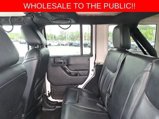 Used 2014 White Jeep Unlimited Sahara image 14
