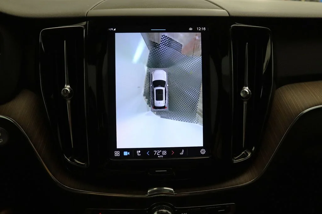 2022 Volvo XC60 Momentum - Photo 24