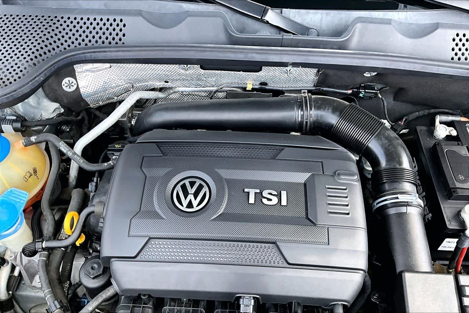 Used 2016 Platinum Gray Metallic Volkswagen 1.8T Fleet Edition image 33