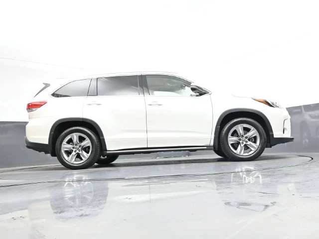 Used 2018 White Toyota Limited image 34