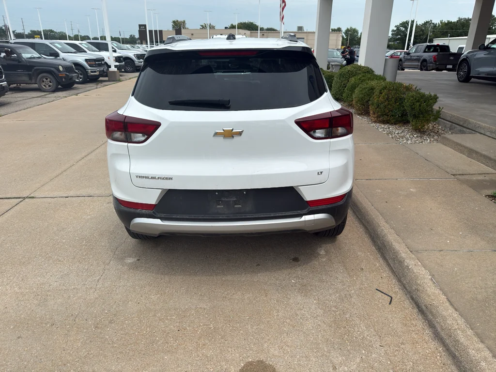 Used 2025 Summit White Chevrolet LT image 6