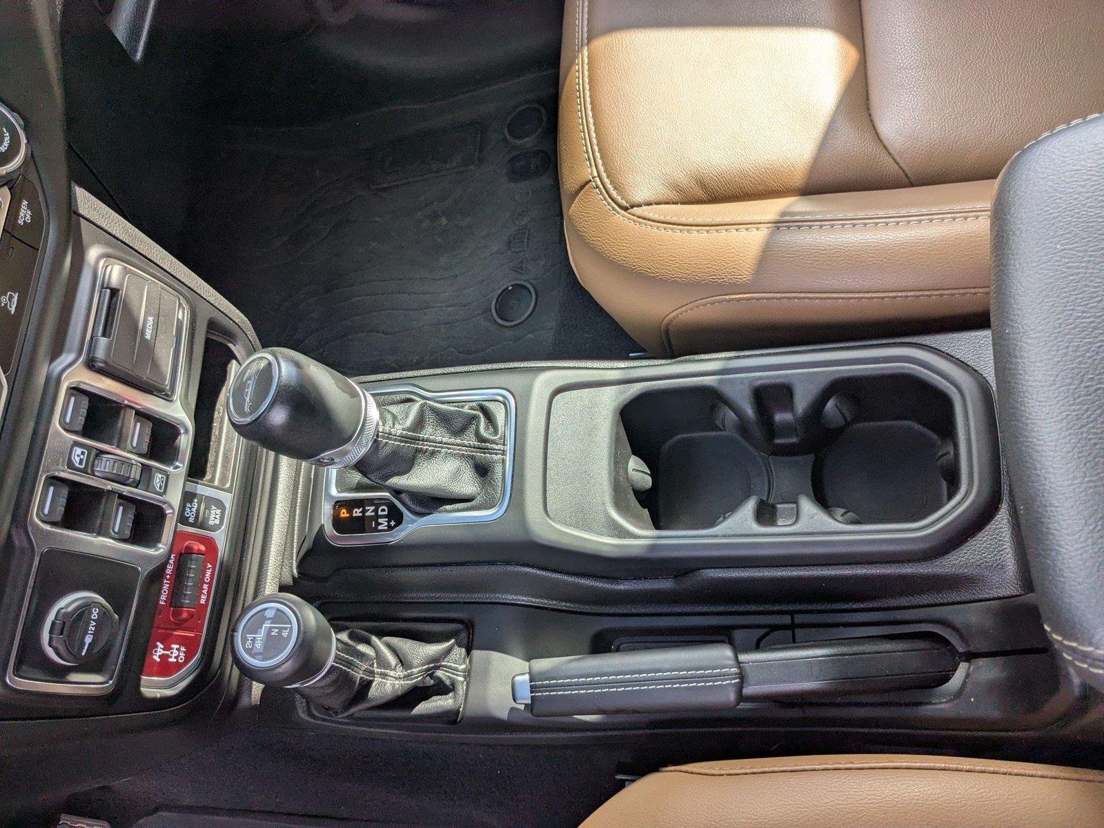 Used 2023 Hydro Blue Pearlcoat Jeep Rubicon image 19