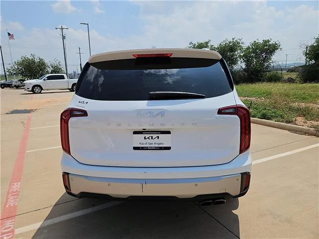 Used 2023 Glacial White Pearl KIA S Front-Wheel Drive image 4