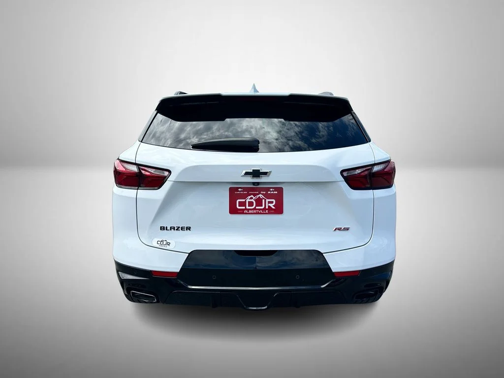 Used 2019 White Chevrolet RS image 9