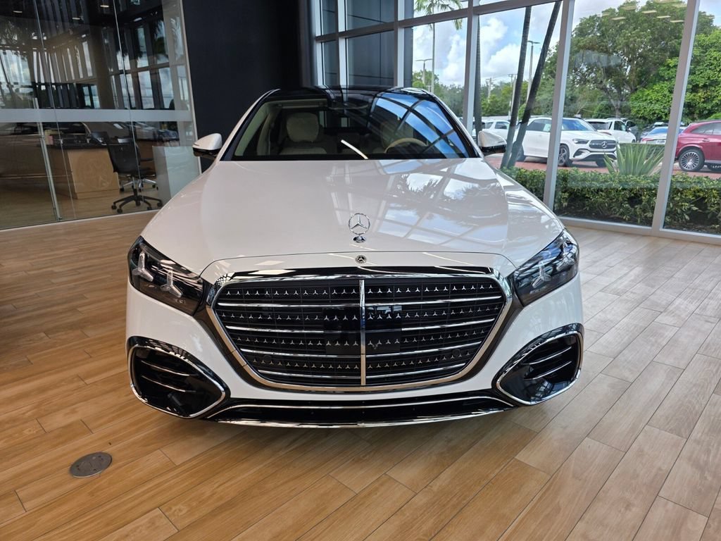 New 2027 MANUFAKTUR Moonlight White Metallic Mercedes-Benz S 500 image 19