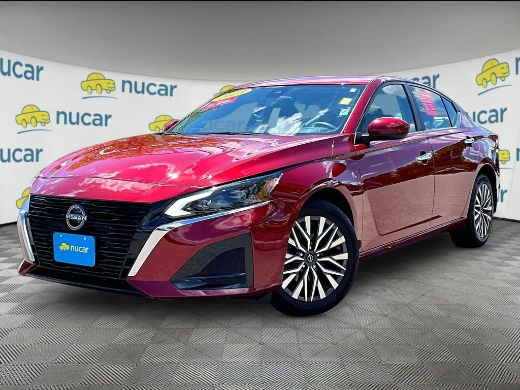 Certified Used 2023 Red Nissan 2.5 SV image 3