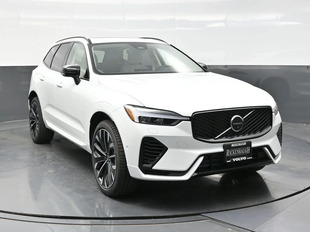 New 2026 Crystal White Volvo T8 Ultra image 1