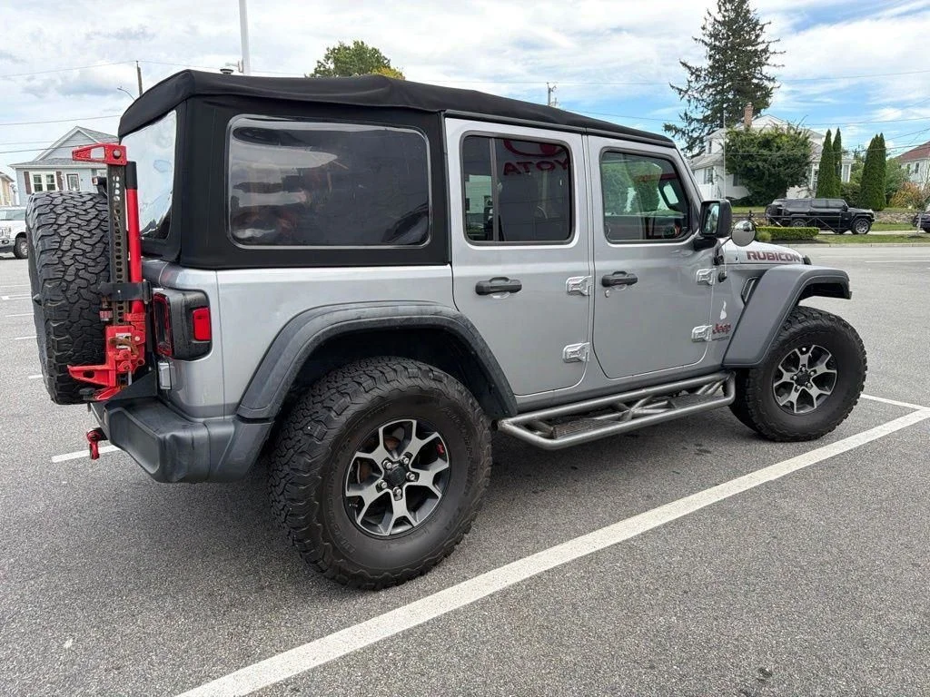 Used 2018 Silver Jeep Unlimited Rubicon image 5