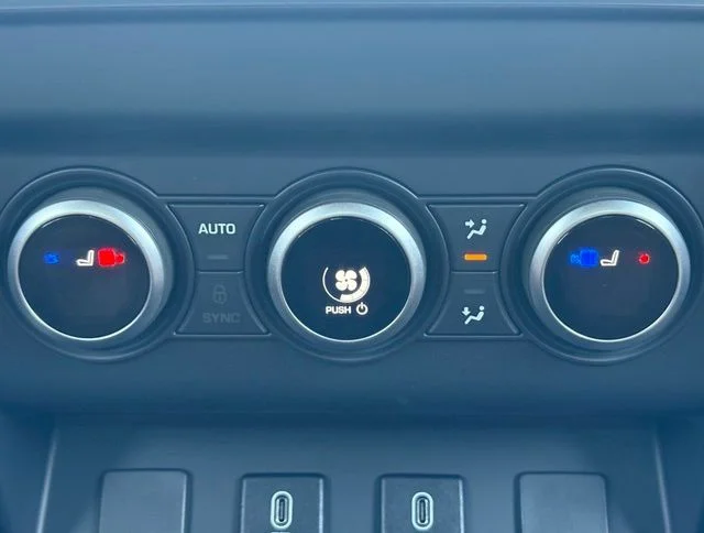 New 2026 Woolstone Green Land Rover X-Dynamic SE image 49