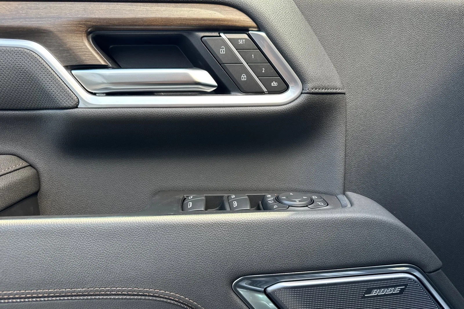 2026 Chevrolet Silverado 3500 HD High Country DRW view 10