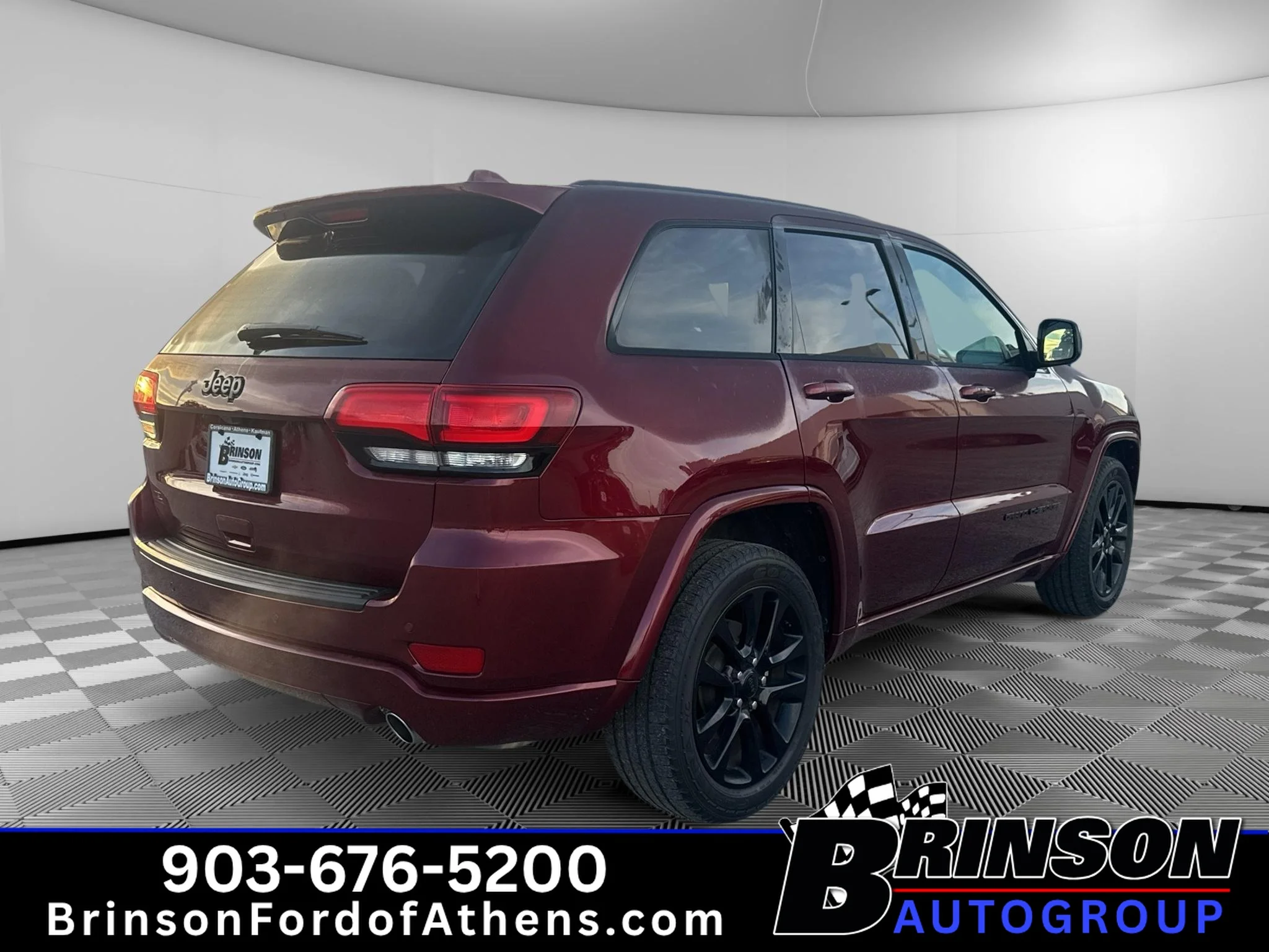 Certified Used 2019 Velvet Red Pearlcoat Jeep Altitude image 5