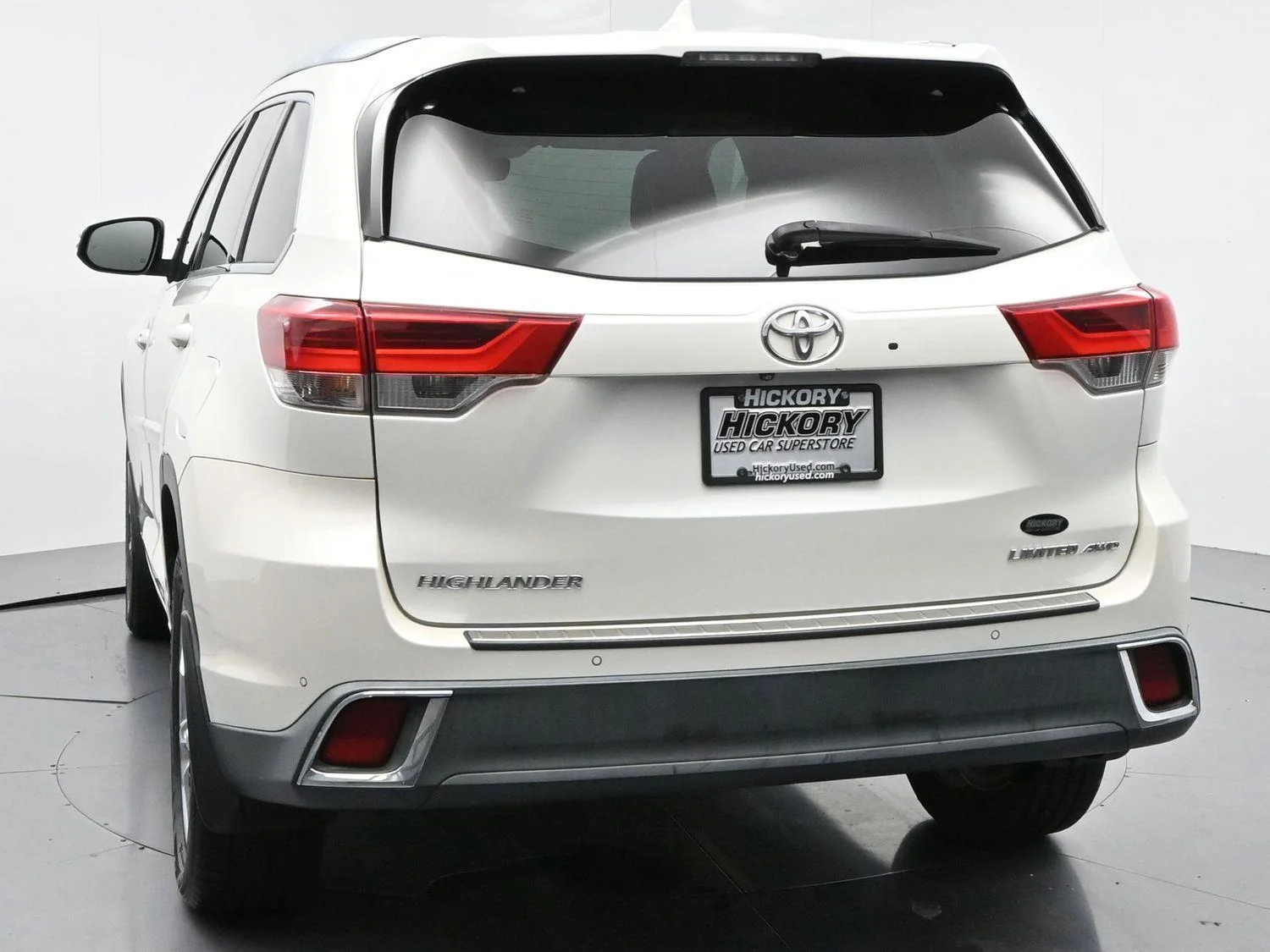 Used 2017 Blizzard Pearl Toyota Limited image 6