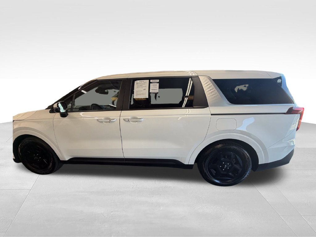 Used 2025 White Kia LXS image 2