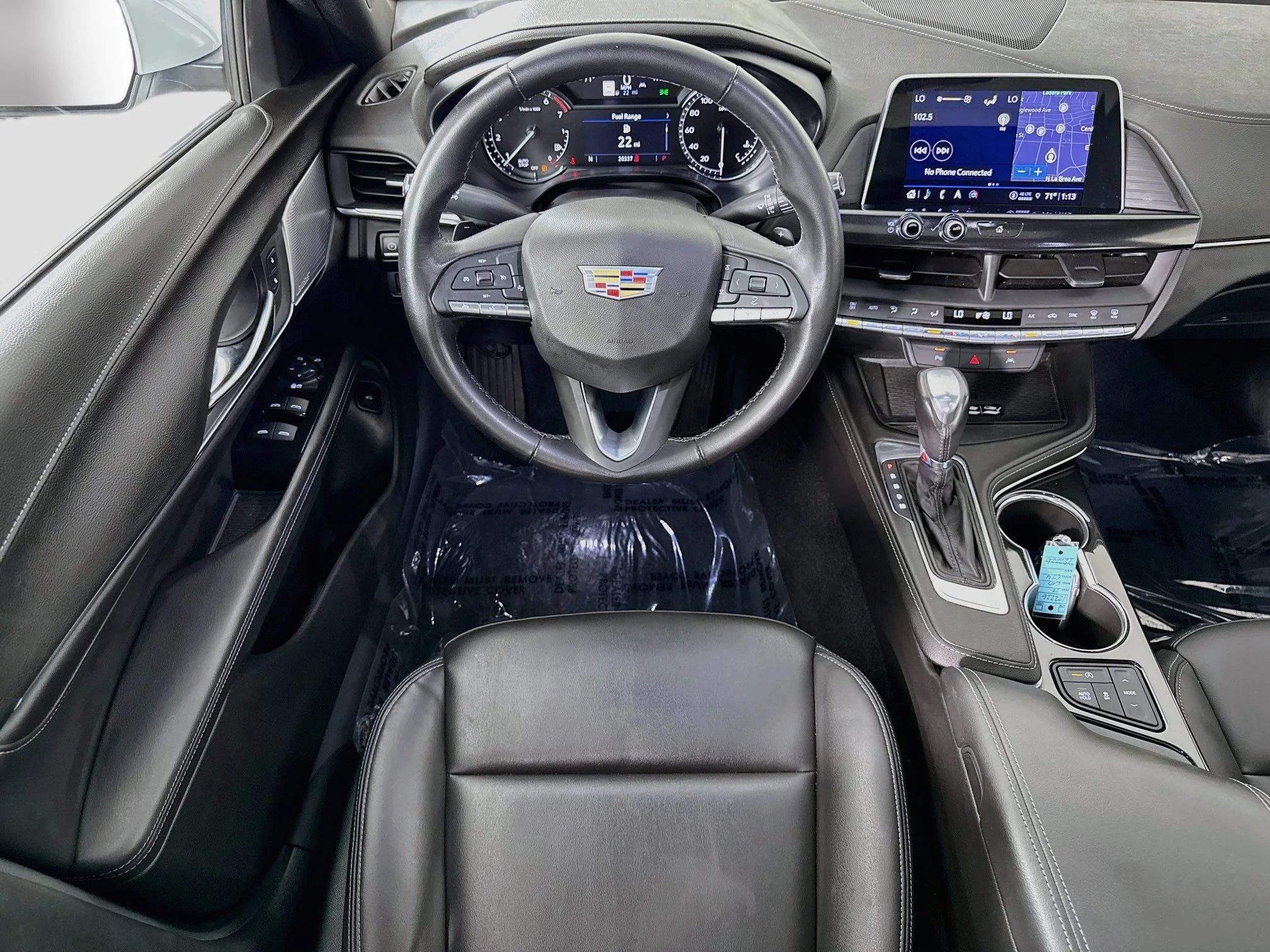 Used 2022 SUMMIT WHITE Cadillac Luxury image 25