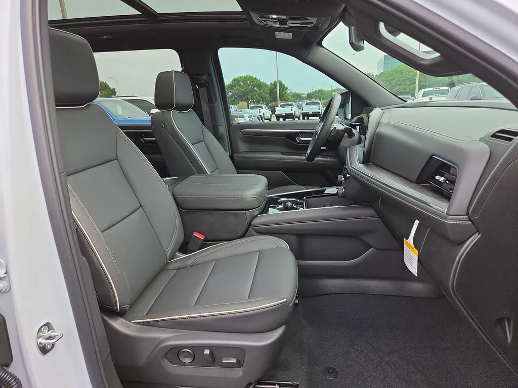New 2026 Polar White Tricoat Chevrolet Premier image 21