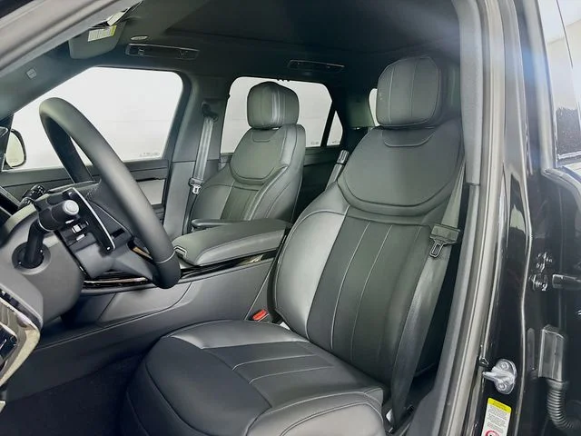 New 2026 Black Land Rover Dynamic SE image 21
