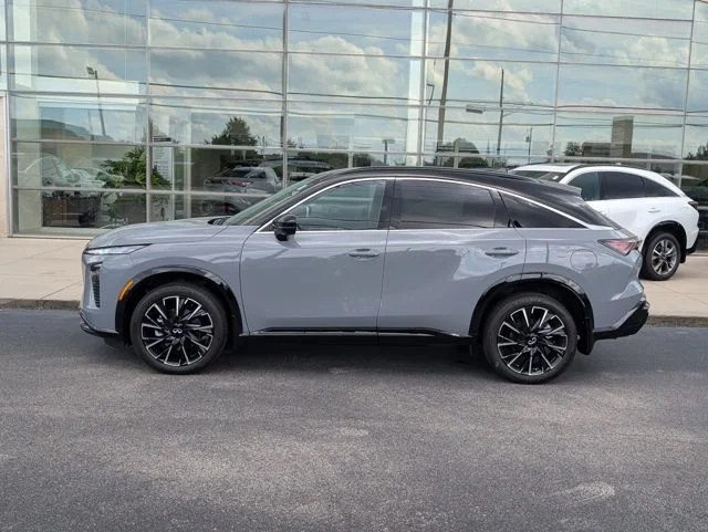 New 2027 Gray INFINITI AUTOGRAPH image 2