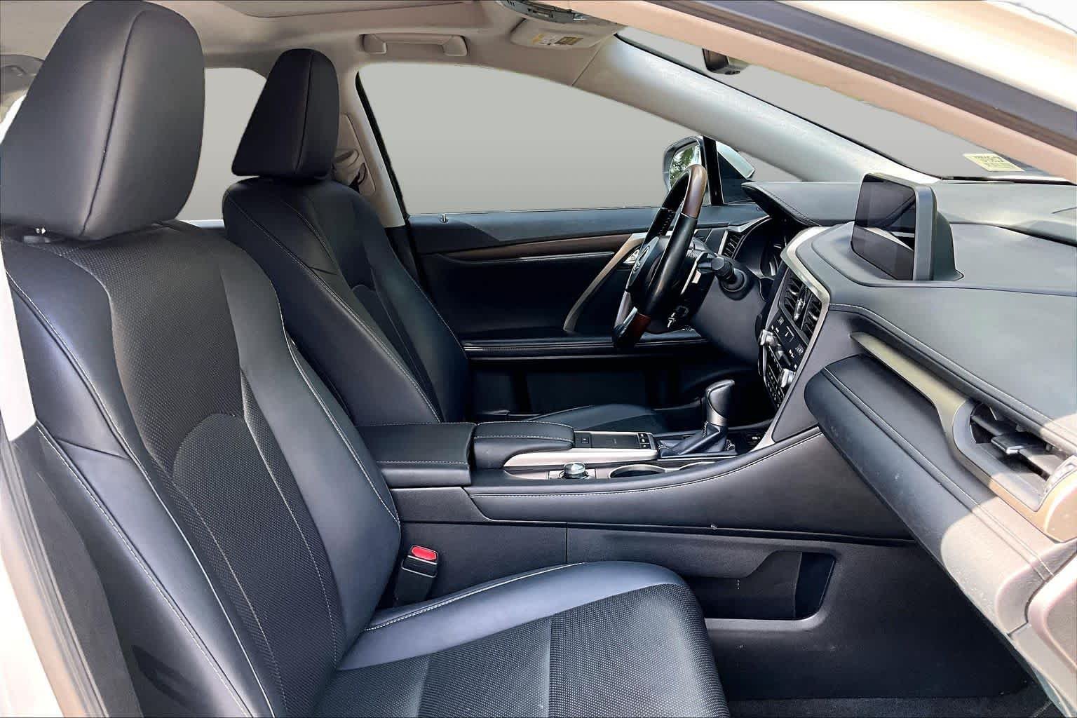 Used 2021 Eminent White Pearl Lexus  image 9