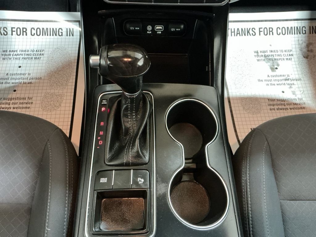 Used 2016 Red Kia LX image 19