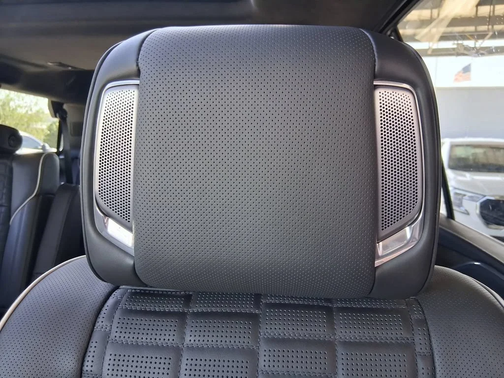 Used 2024 Crystal White Tricoat Cadillac Sport Platinum image 20