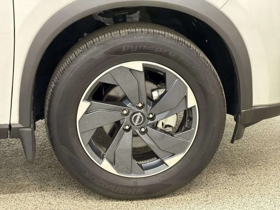 2025 Nissan Rogue SV - Photo 10