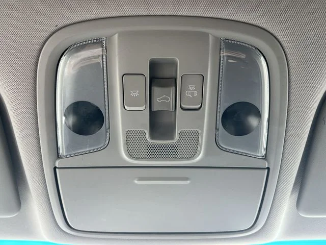 Used 2022 White Kia EX image 33