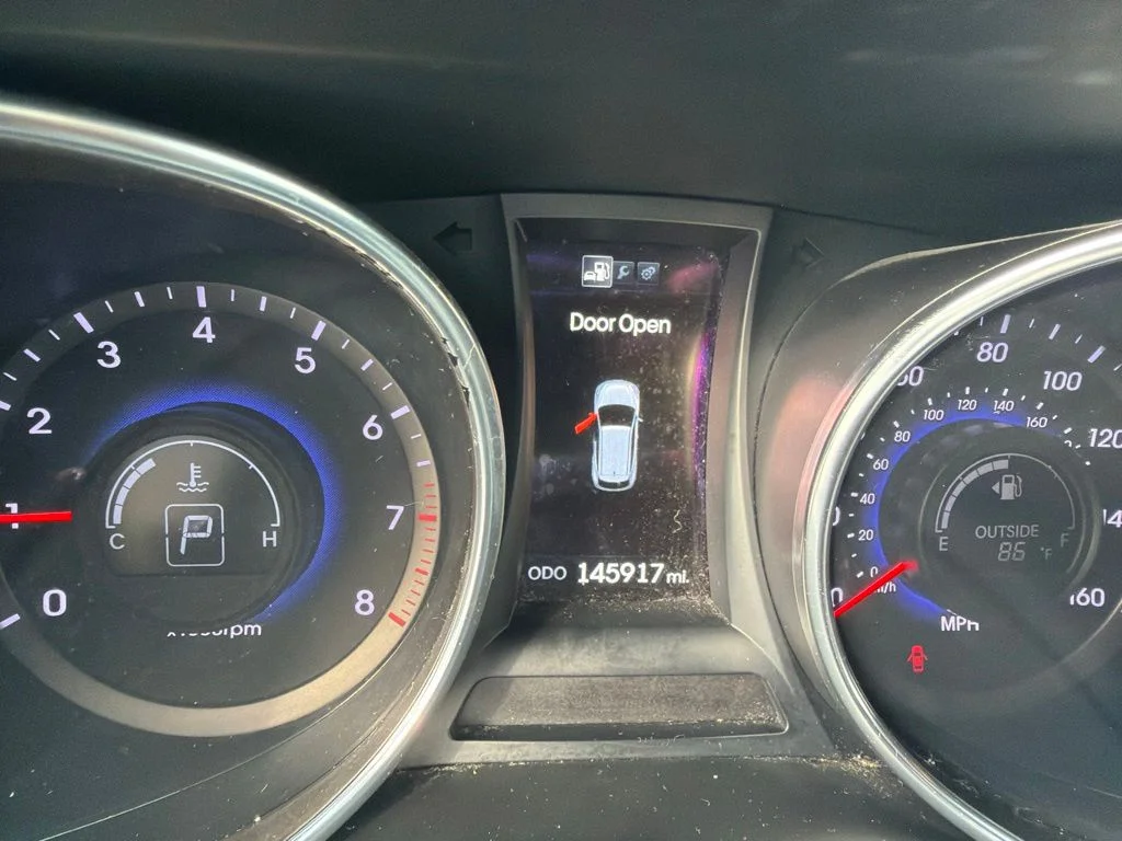 Used 2014 Blue Hyundai Base image 8
