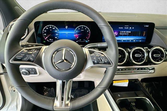 New 2026 Polar White Mercedes-Benz GLA 250 image 40