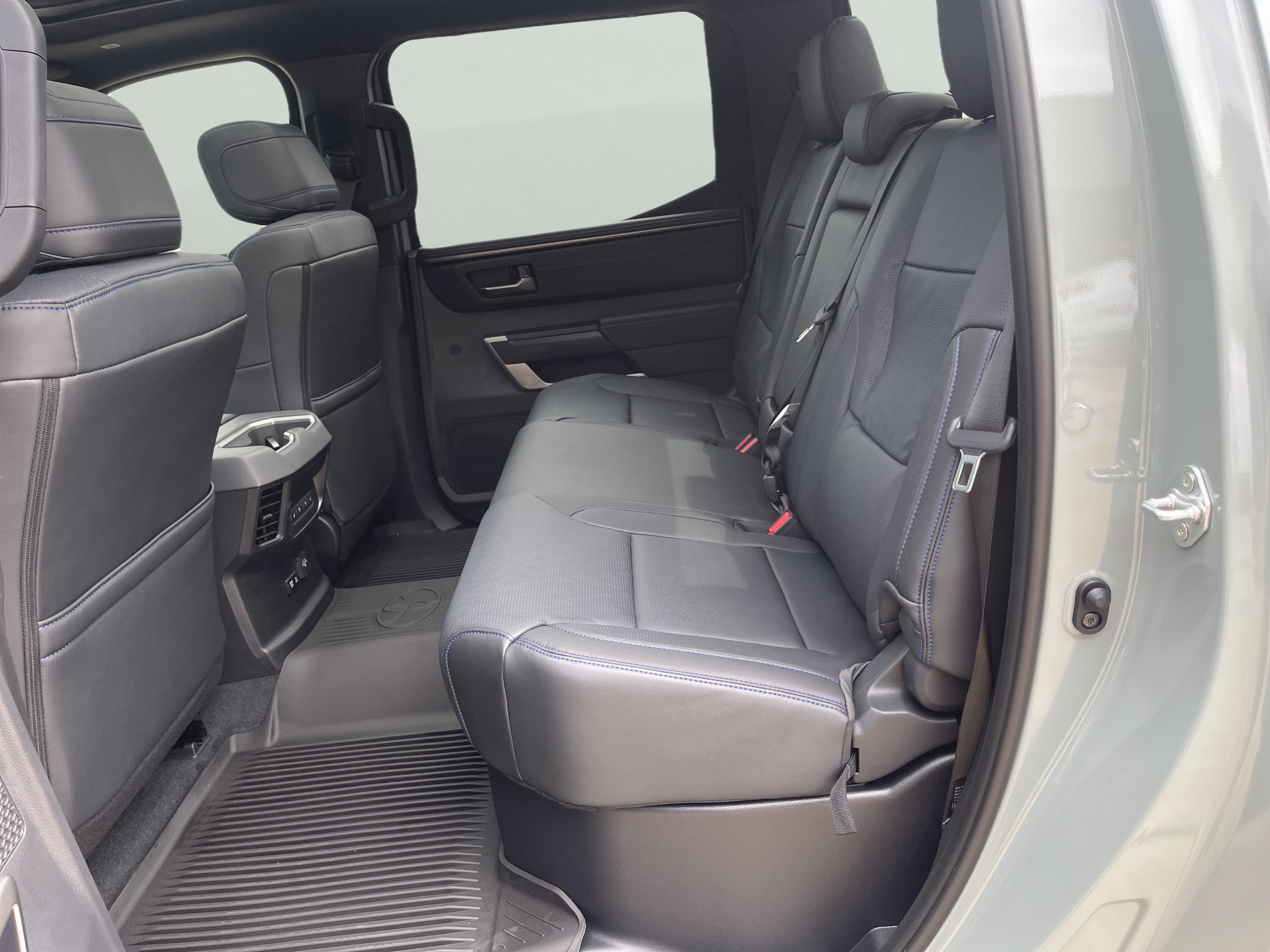 2026 Toyota Tundra Platinum - Photo 9