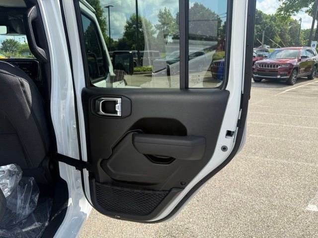 New 2026 Bright White Clear-Coat Exterior Paint Jeep 85th Anniversary Edition image 25