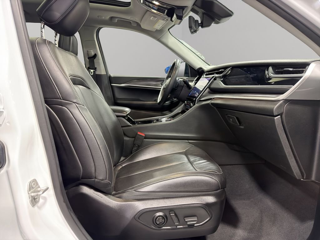 Used 2023 Bright White Clearcoat Jeep Limited image 17