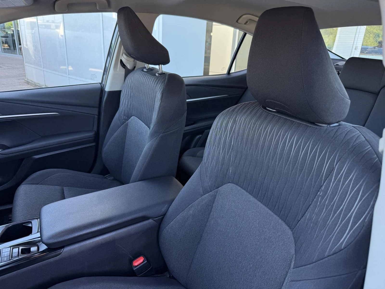 Used 2025 Underground Toyota LE image 12