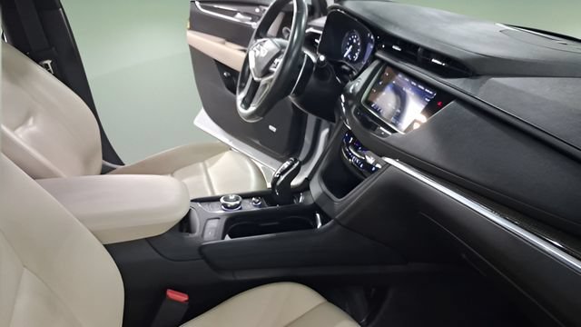 Used 2022 CRYSTAL WHITE TRICOAT Cadillac AWD Sport image 12