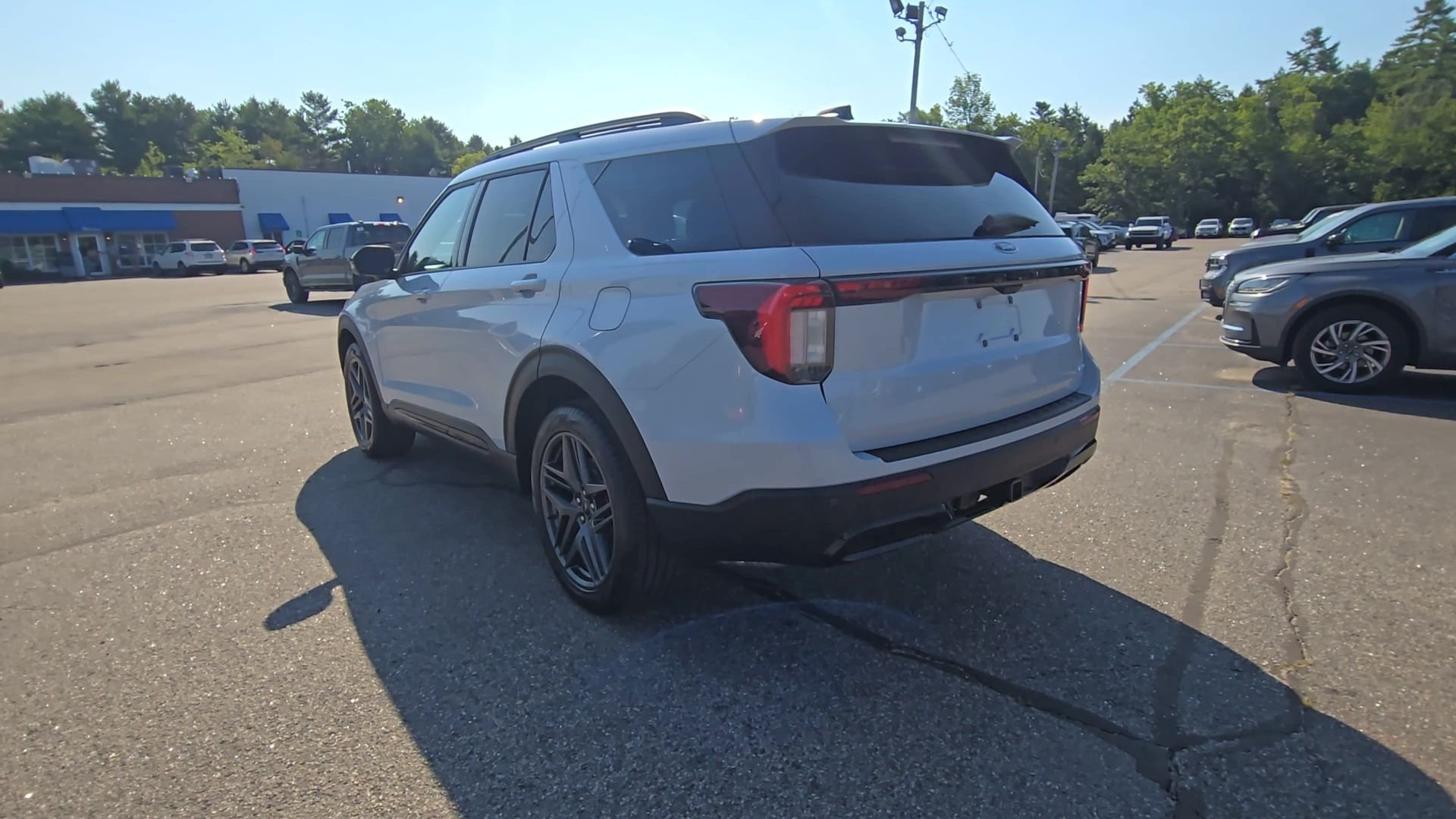 New 2026 Space White Metallic Ford ST-Line image 18