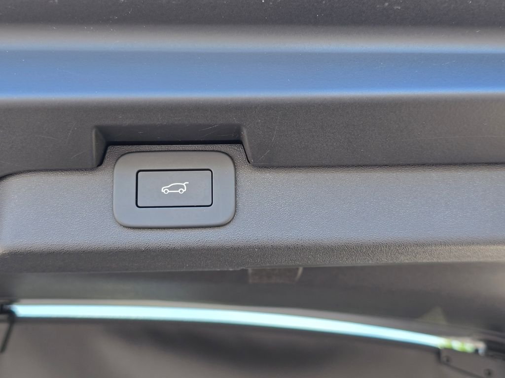 Certified Used 2025 Gray Land Rover S image 13