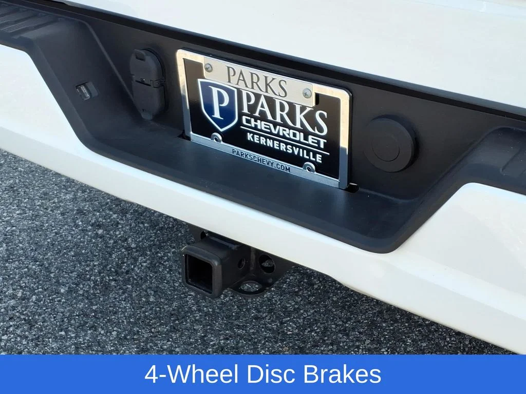 Used 2025 White Chevrolet Custom image 32