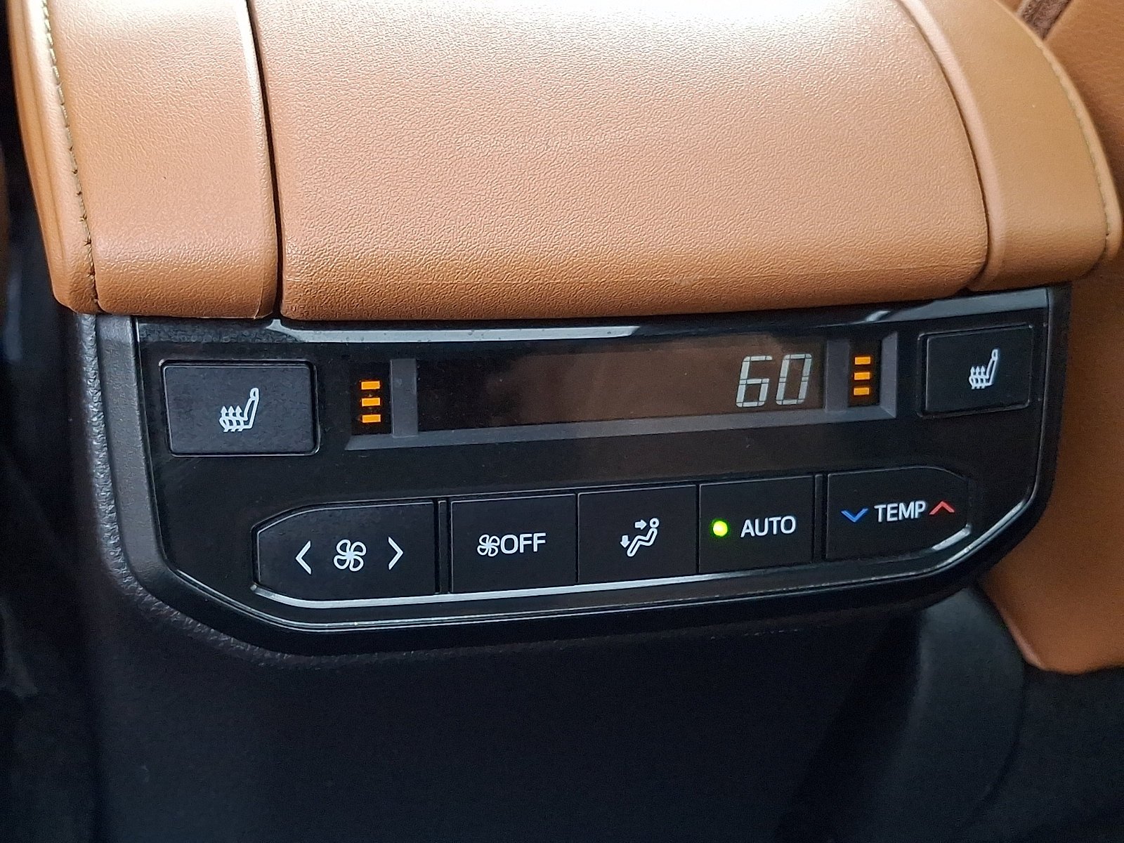 Used 2023 Moon Dust Toyota Platinum image 11