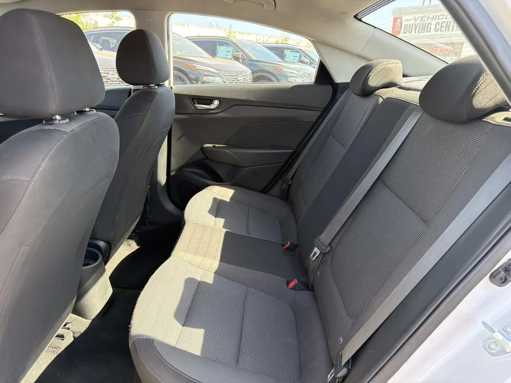 Used 2020 Olympus Silver Hyundai SE image 23