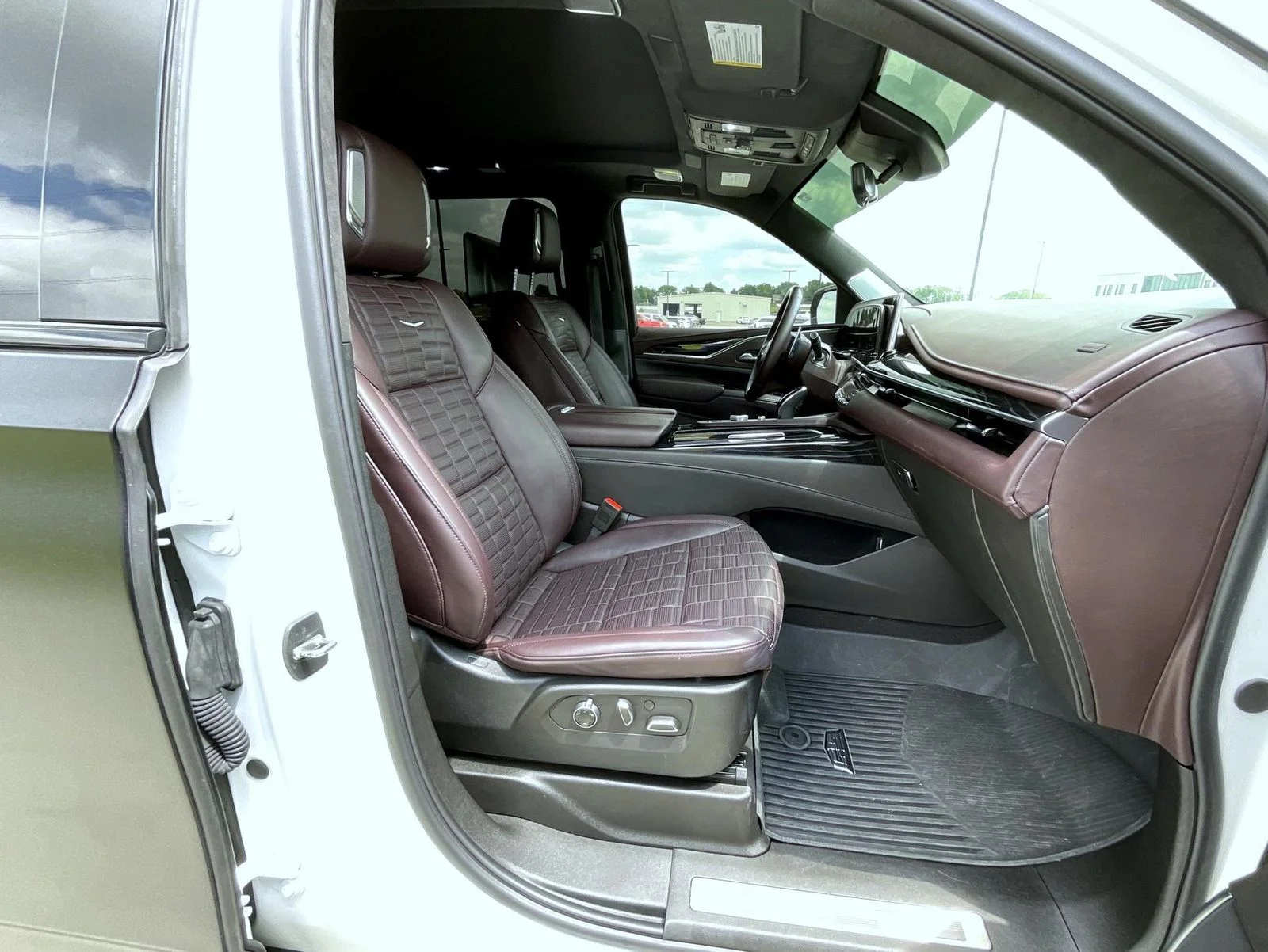 Used 2024 White Cadillac V-Series image 16