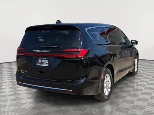 Used 2025 Black Chrysler Select image 3