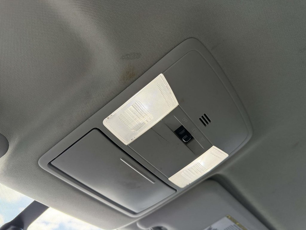 2016 Toyota RAV4 LE - Photo 25