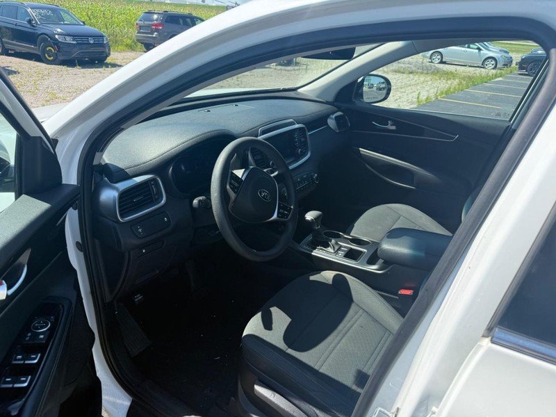 Used 2020 Kia Sorento L with VIN 5XYPG4A30LG644302 for sale in Wood River, IL
