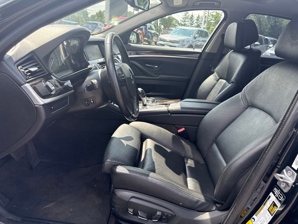 Used 2014 Black BMW 535i xDrive image 9