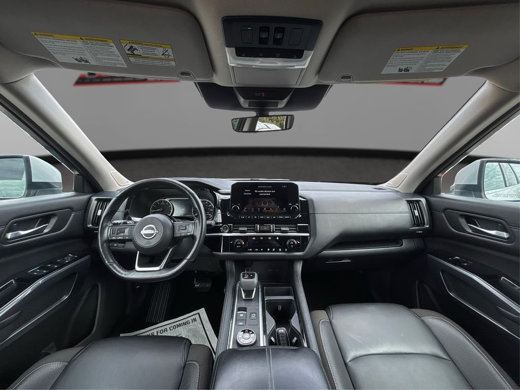 Used 2023 Silver Nissan SL image 29