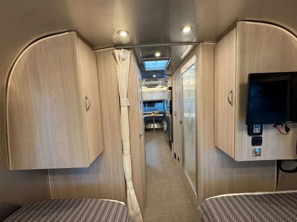 Used 2024 SILVER AIRSTREAM  image 29