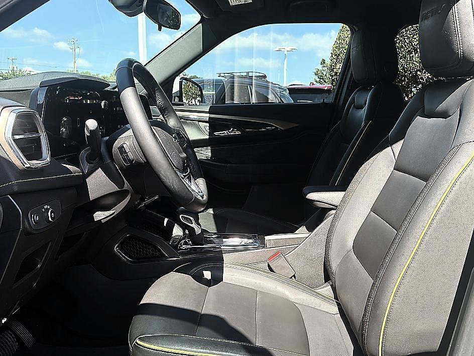 Used 2025 Cacti Green Chevrolet ACTIV image 9