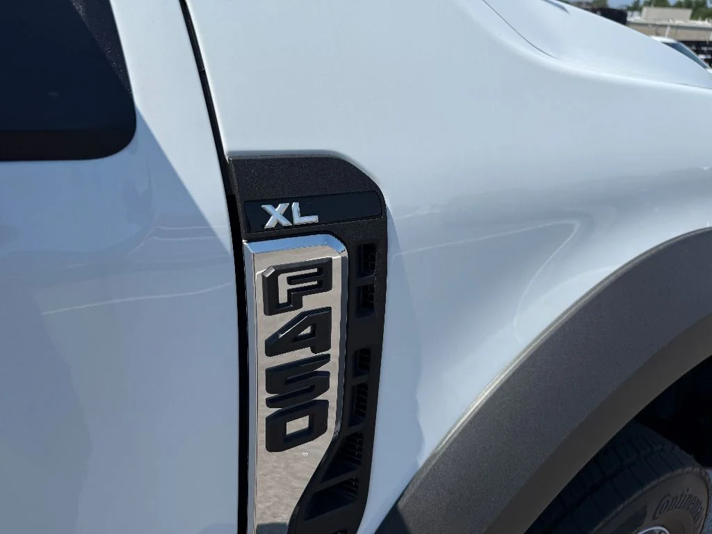 New 2025 Oxford White Ford XL - Knapheide 11' Gooseneck Platform image 6
