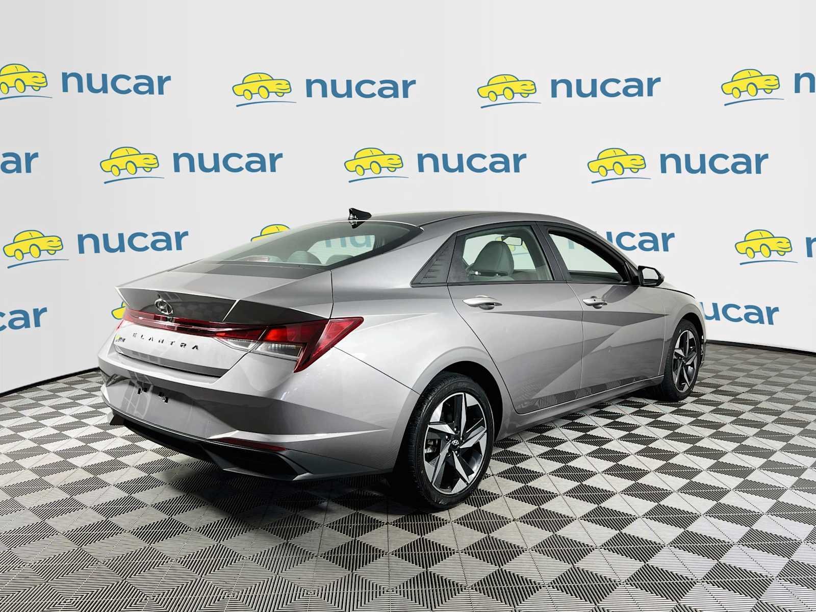 Certified Used 2023 Fluid Metal Hyundai SEL image 7