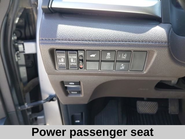 Used 2018 Silver Honda EX-L image 14