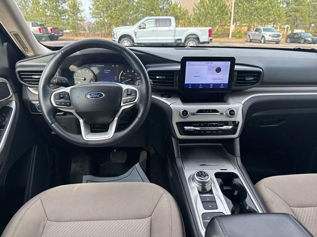 Used 2023 Gray Ford XLT image 2